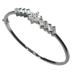 Bracelete em Prata 925. Prata com banho de ródio e zircônias