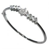 Bracelete em Prata 925. Prata com banho de ródio e zircônias